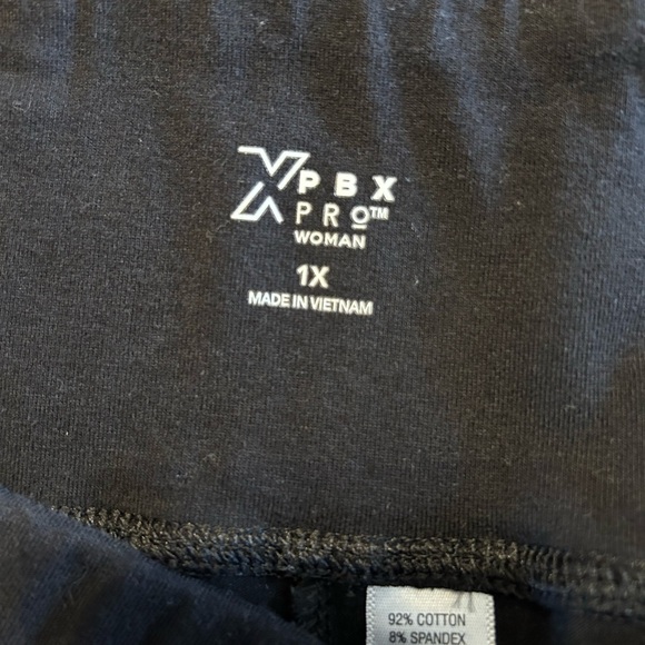 Black Capri leggings 1X - Picture 2 of 5